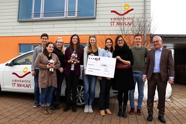4,727 Euros for a good cause –  ept employees donate raffle proceeds
